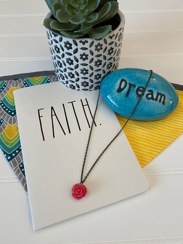 Pre-Loved Dark coral/pink floral dainty necklace