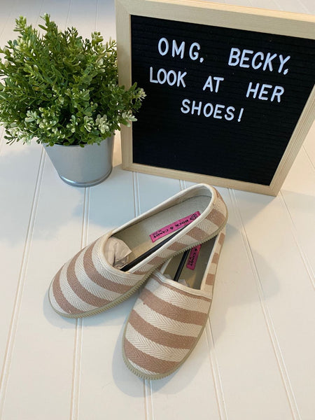 Pre-Loved NEW Rock & Candy by ZiGi, Tan & Cream Striped Shoes, Size 6