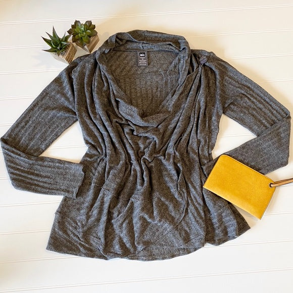 Pre-Loved Boutique REI wrap style top, size XS