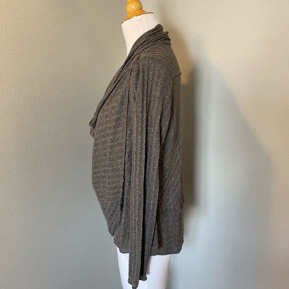 Pre-Loved Boutique REI wrap style top, size XS