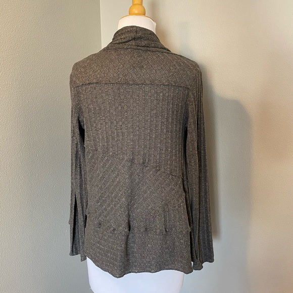 Pre-Loved Boutique REI wrap style top, size XS