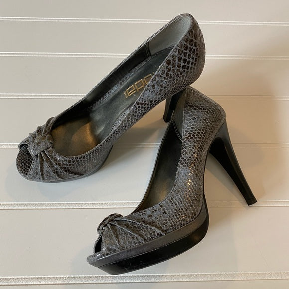 Pre-Loved Women's Shoes: Moda leather snake skin print peep-toe heels 7M