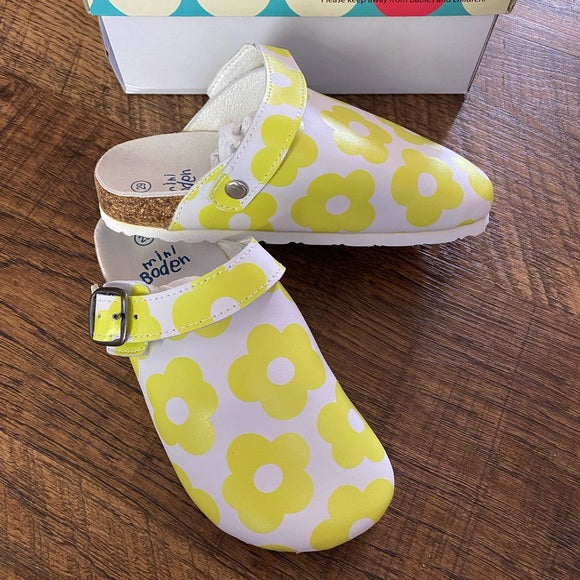 Pre-Loved Girls New Mini Boden Floral Leather Clogs size 29 (11.5)
